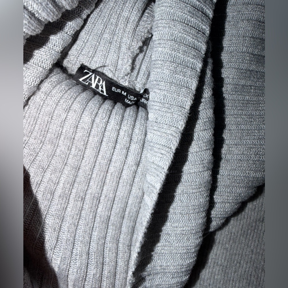 Zara Ribbed Gray top - Picture 2 of 2